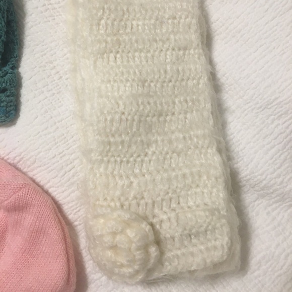 ⭐️ FREE w/ Bundle Purchase! Winter hats and scarf - Picture 4 of 5